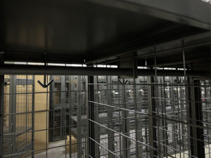 SFS metal storage mesh locker-hanging rod