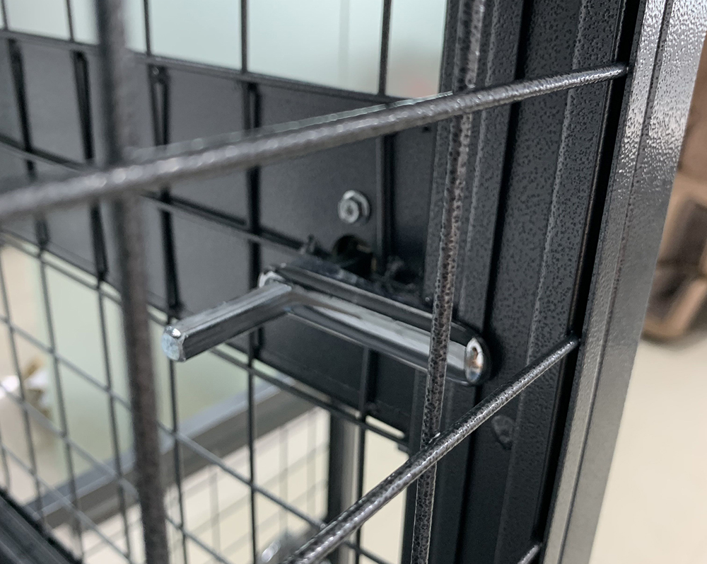 SFS-handle padlock system for mesh storage locker