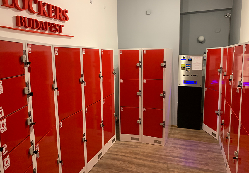 SFS metal coin locker in red color
