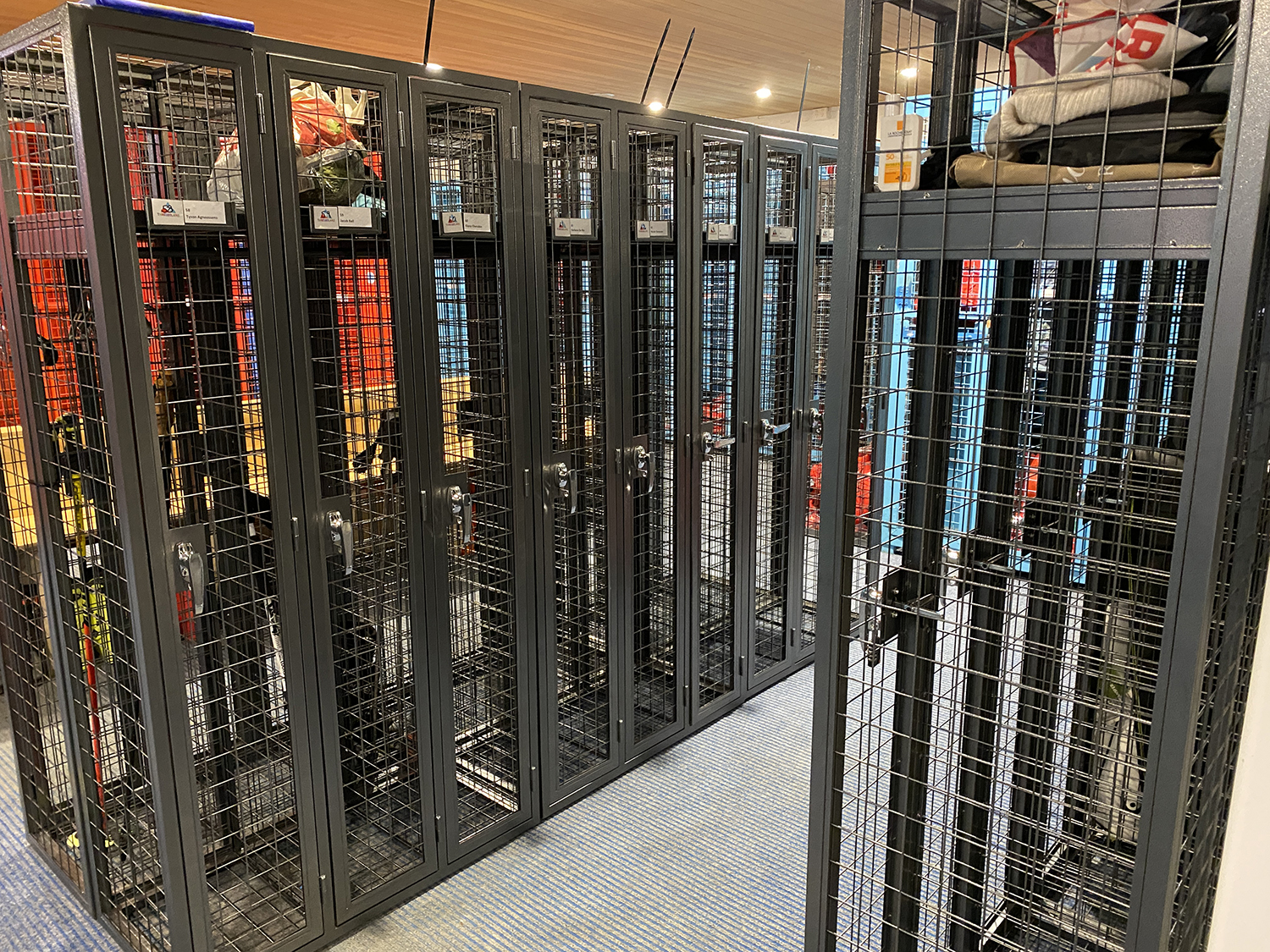 SFS metal mesh locker in 3 doors with steel shelf and hanging rod