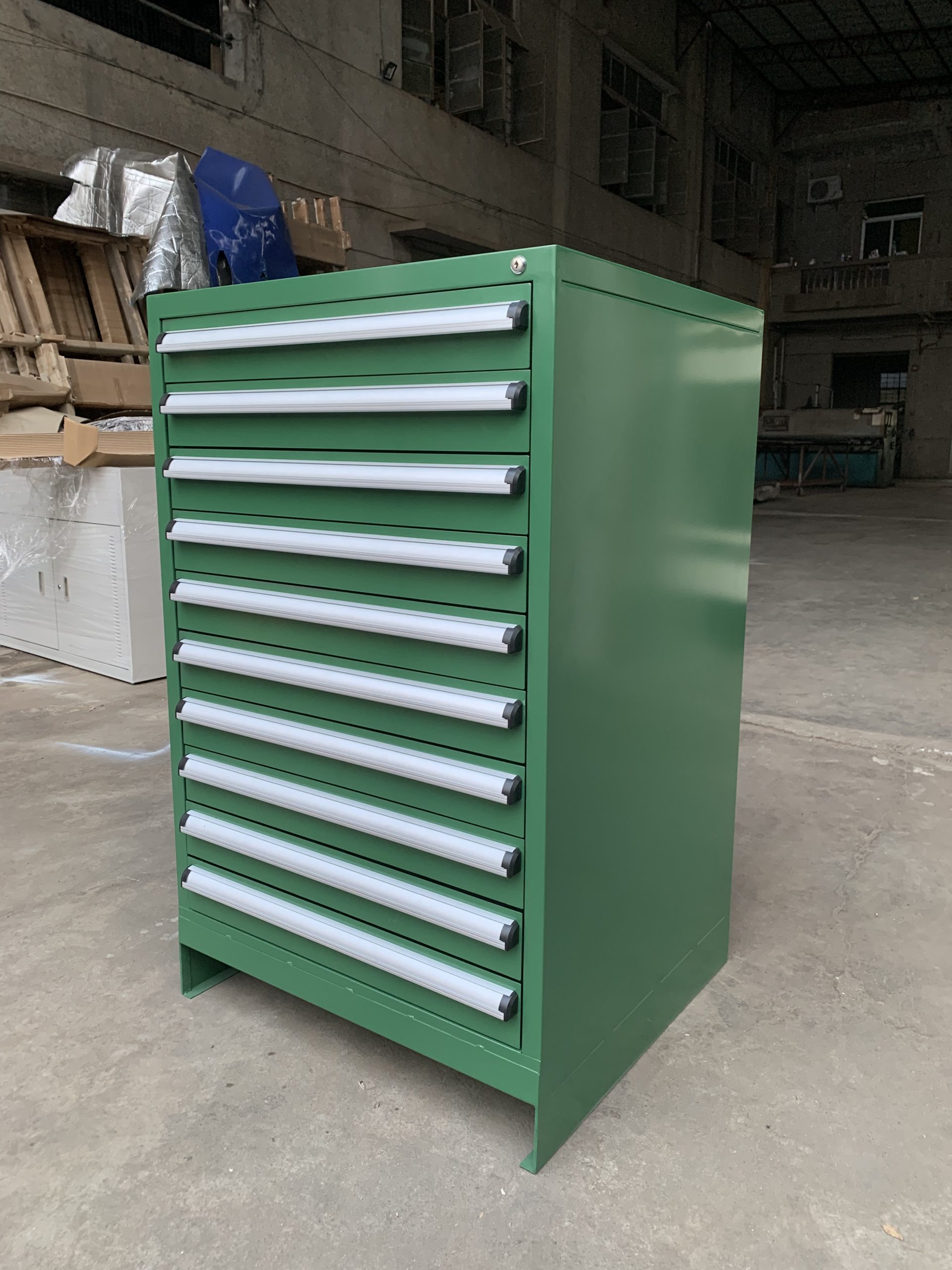 SFS-metal-cabinet-for-tools-storage-2