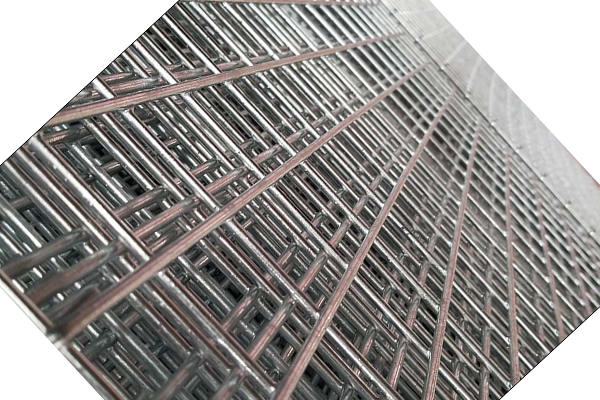 Steel wire mesh material for mesh locker